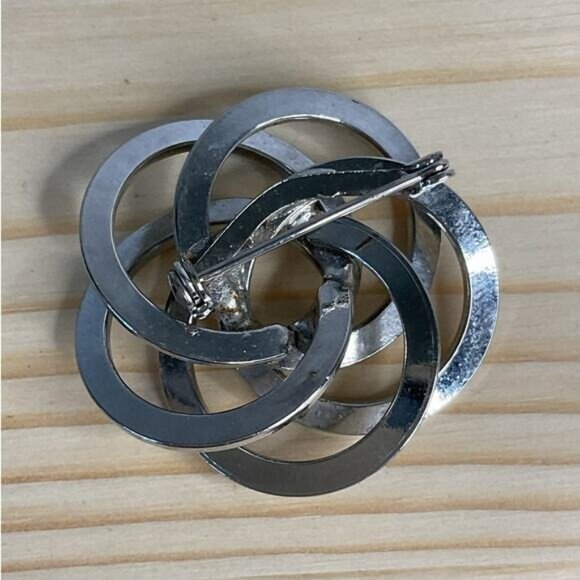 Vintage Silver-Tone Interlocking Circle Brooch Pin - Picture 7 of 7